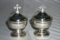 Ensemble 2 de ciboires des malades