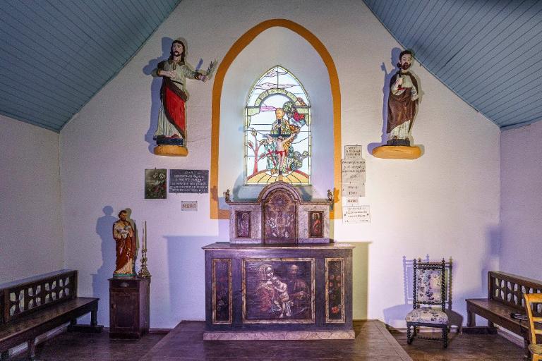 Ensemble du maître-autel : autel, retable, chapelle Saint-Joseph, Crancastel (Ploërmel)