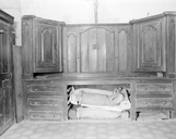 Armoire de sacristie, église paroissiale Saint-Louis (Tréffrin)