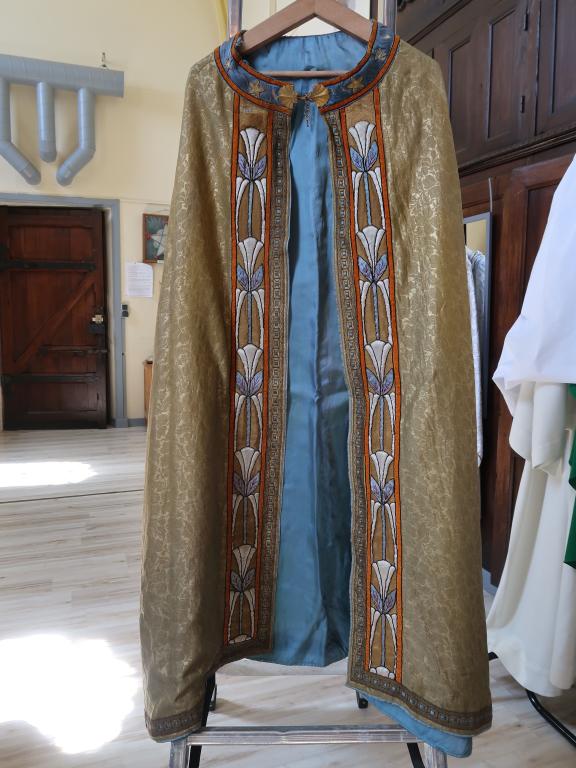 Manteau de statue de Notre-Dame de Délivrance, basilique Notre-Dame-de-Délivrance (Quintin)