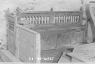 Banc-coffre, chapelle de la Trinité (Kergloff)