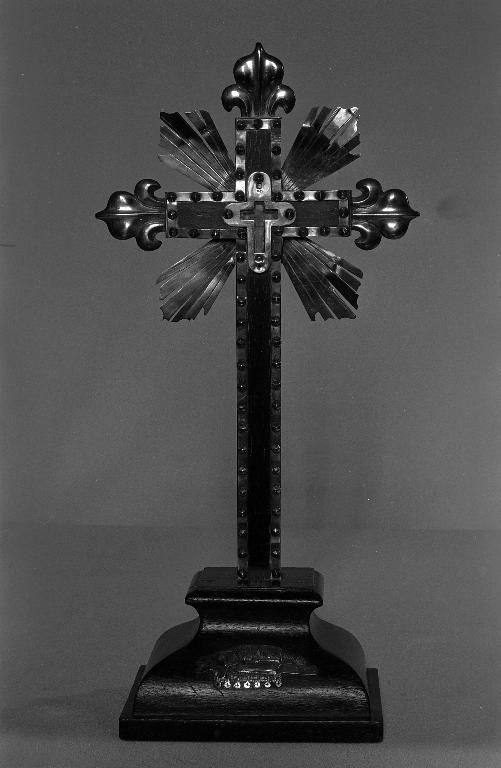 Croix-reliquaire, église Saint-Gilles (Malestroit)