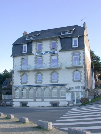 Hôtel de voyageurs dit Ker an Nod, 2 rue de Pors-Termen (Trébeurden)