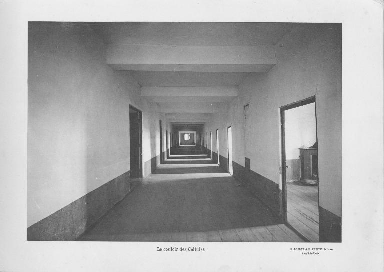 Couvent des Paulines puis des Ursulines, actuellement lycée Joseph Savina, rue Gambetta (Tréguier)