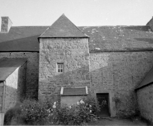 Maison, rue du Général de Gaulle (Penvénan)
