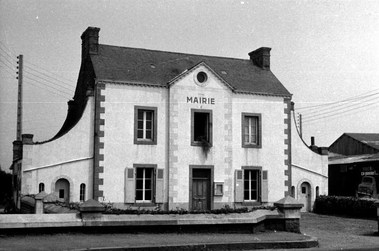 Mairie, 2 Place de l'Eglise (Saint-Jouan-des-Guérets)