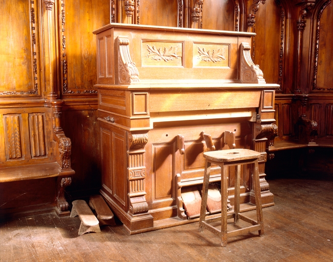 Harmonium, siège 1
