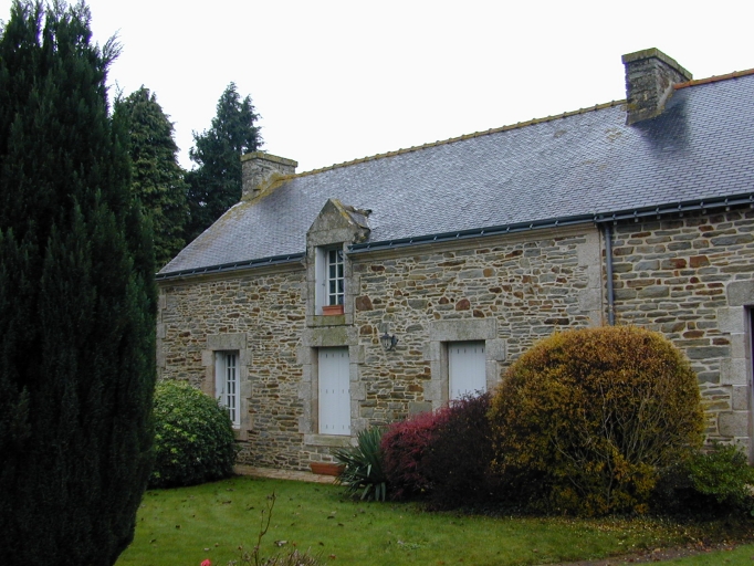 Maison, Reu-er-Strat (Pluméliau fusionnée en Pluméliau-Bieuzy en 2019)