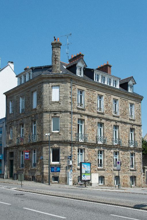 Immeuble, 6 place de la République, 24 rue Thiers (Vannes)