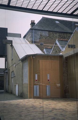 Usine de chaussures Bordeau et Tréhu, actuellement cinéma, 12 rue Bonabry (Fougères)