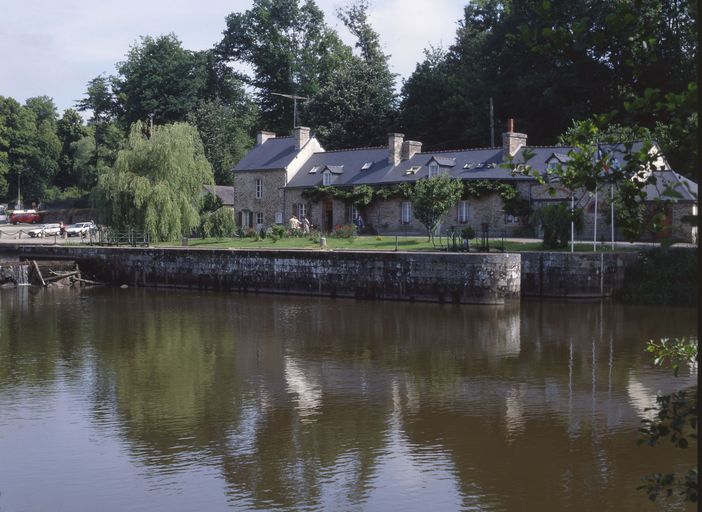 Ensemble de 3 maisons éclusières, le Château (Josselin)