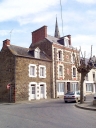 Immeuble, 3 place du Souvenir (Saint-Méloir-des-Ondes)