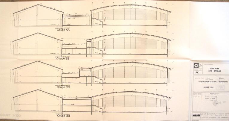 Complexe sportif, place du chanoine Delalande (Etrelles)