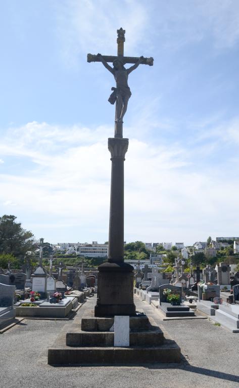 Les croix monumentales et calvaires (Plouhinec-29)