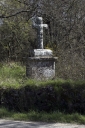 Croix de chemin de Lann Rouan dite Croix Le Doré ou Croaz Coët Doré, au nord de Pont Fol (Ploemel)