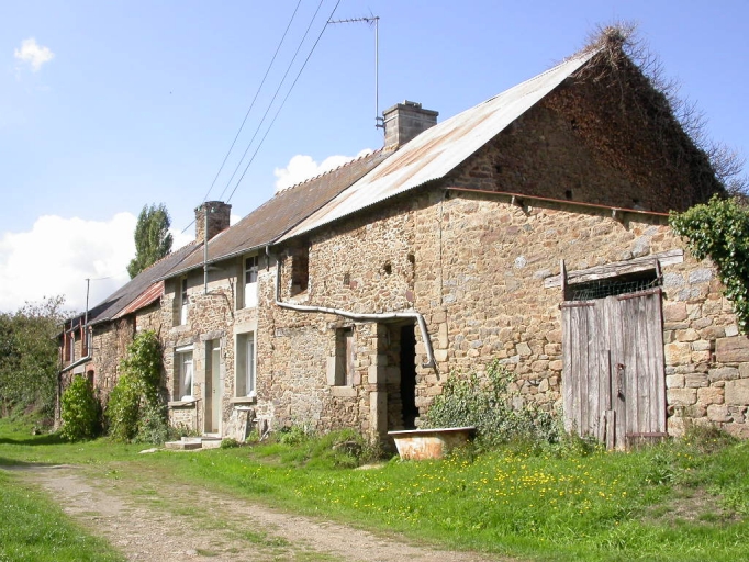 Alignement de logis, la Touche (Plerguer)