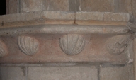 Chapiteaux et clé de voûte