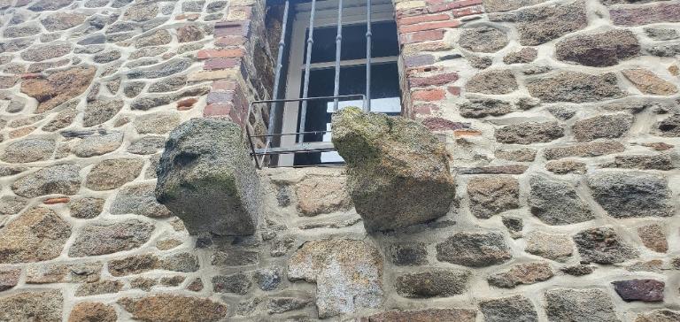 Ancien relais de poste, puis auberge, 11 rue des Princes (Combourg)