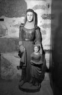 Groupe sculpté : l'Education de la Vierge, église paroissiale Saint-Annouarn (Peumérit)