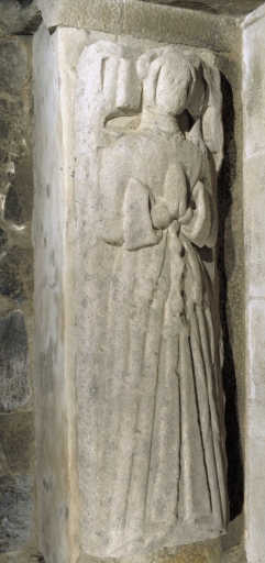Plate-tombe (gisant) (n° 2)
