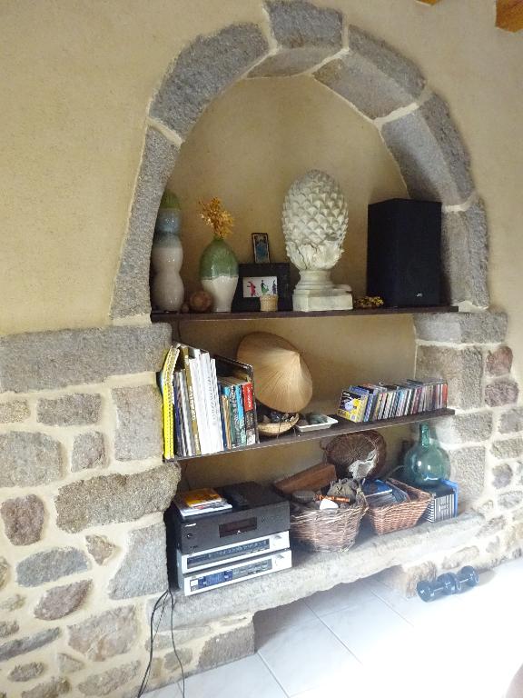 Les aménagements intérieurs : vaisseliers et cheminées de La Chapelle-Chaussée
