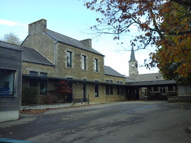 Ecole mixte, 4 rue de l'école (Aucaleuc)