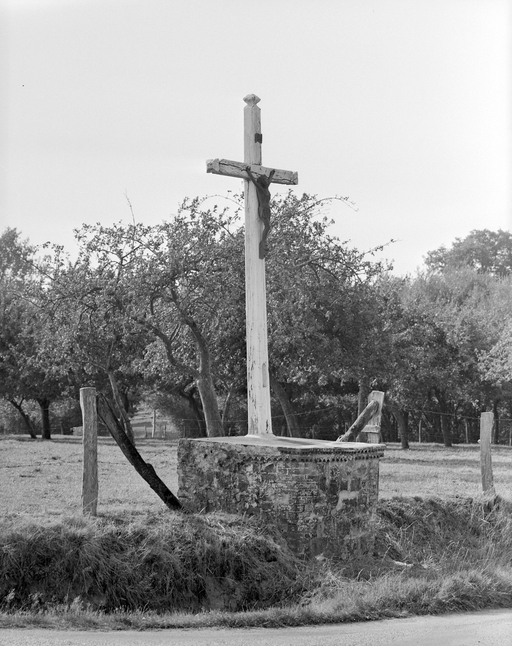 Croix de chemin, la Touraille (Balazé)