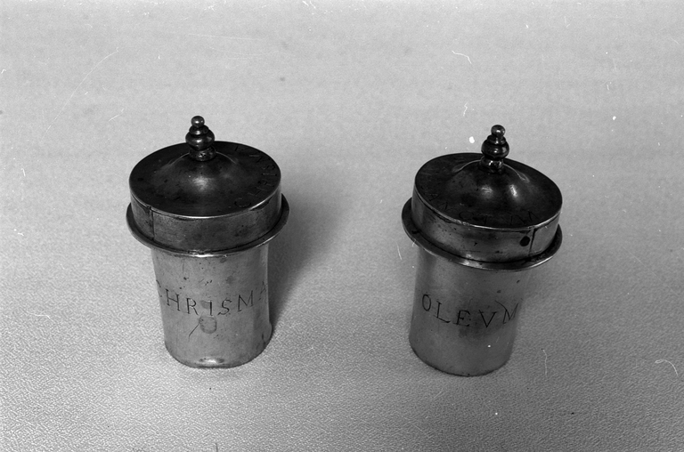 Ampoule aux saintes huiles (boîte à sainte huile), église Notre-Dame de la Tronchaye (Rochefort-en-Terre)