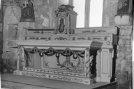 Autel, tabernacle, gradins d'autel (2) (maître-autel, autel tombeau), style Empire, chapelle Notre-Dame (Rostrenen)