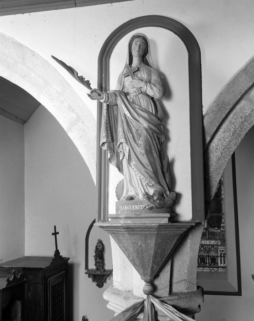 Statue (petite nature) : sainte Marguerite, chapelle Saint-Aubin (Pont-Scorff)