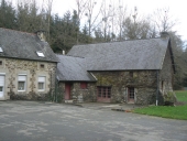 Moulin à farine de la Roche Guéhennec, actuellement maison (Mûr-de-Bretagne fusionnée en Guerlédan en 2017)