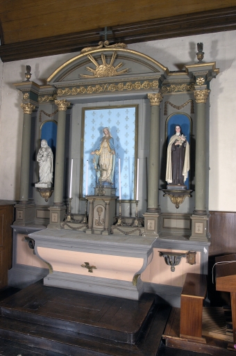 Retable latéral nord : autel, tabernacle, gradins d'autel et degrès d'autel