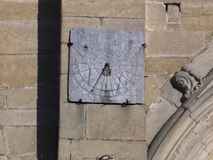 Cadran solaire, église Saint-Gilles (Malestroit)