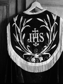 Chasuble (5), chape, étole, église paroissiale Saint-Pierre-es-Liens (Plescop)