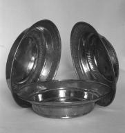 Plat (plat de quête), église paroissiale Saint-Pierre Saint-Paul (Kergrist)