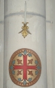 Ensemble de 12 croix de consécration et de 12 porte-luminaires