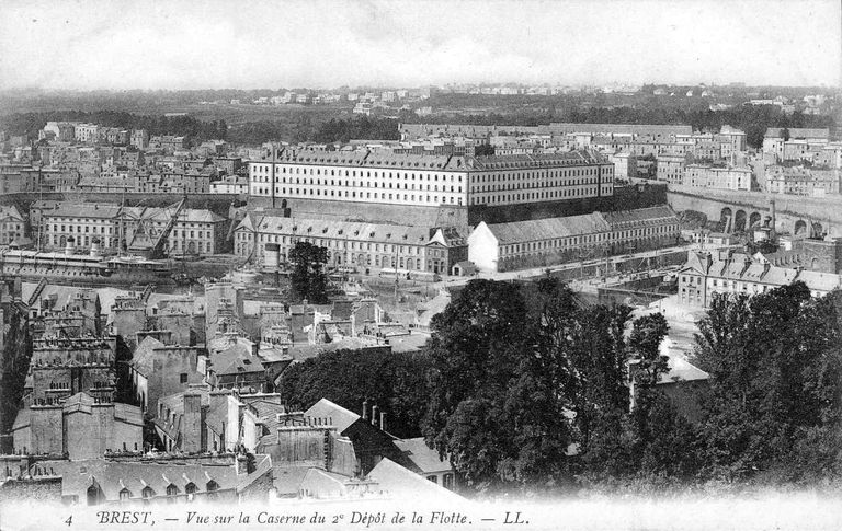 Caserne des Matelots puis caserne du 2ème dépôt de la flotte, Recouvrance ; Quartier intra-muros de la rive droite (Brest)
