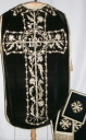 Ornement noir 2 : chasuble, bourse de corporal, voile de calice, étole, manipule