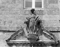 Statue (petite nature) : Immaculée Conception (?), style néo-classique, couvent des Ursulines puis Petit Séminaire (Pont-Croix)