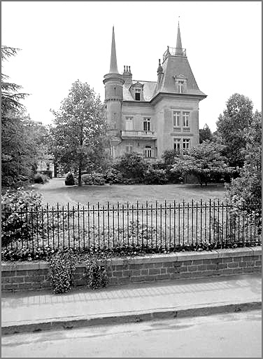 Villa, 16 rue de la Motte (Hédé fusionnée avec Bazouges-sous-Hédé pour former la commune de Hédé-Bazouges en 2009)