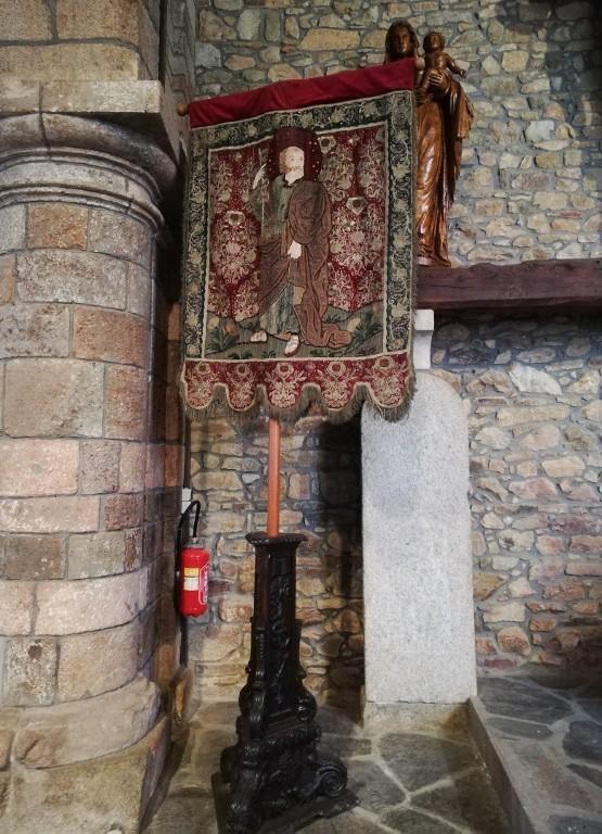 Bannière : saint Pierre, Crucifixion, église Saint-Pierre (Goudelin)