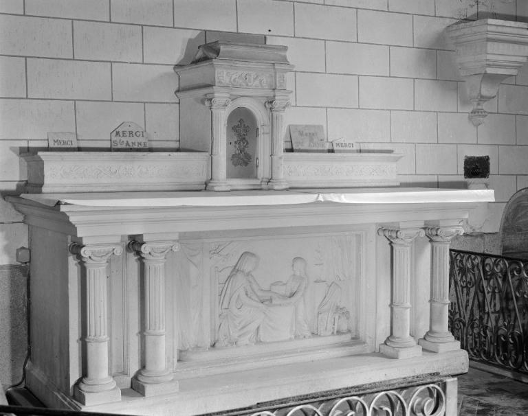 Autels (3), tabernacles (3), gradins d'autel (3), église paroissiale Saint-Saturnin (Sarzeau)
