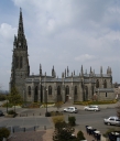 L'église paroissiale Saint-Pierre, sa croix de chemin et son cimetière (Noyal-sur-Vilaine)