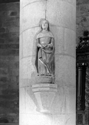 Statue (demi-nature, d'applique), dite sainte Barbe, église paroissiale Notre-Dame (Bulat-Pestivien)