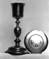 Calice, patène (1), église paroissiale Saint-Mahouarn (Plomodiern)