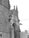 Décor d'élévation extérieure : 17 gargouilles, 6 demi-reliefs, 16 pinacles, 18 têtes