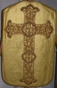 Ornement doré 1 : chasuble, bourse de corporal, étole, manipule, voile de calice