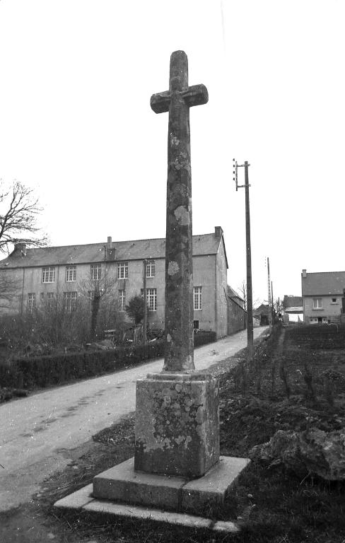 Croix de chemin, route de Châteauneuf (Plonévez-du-Faou)
