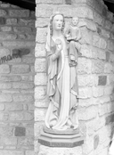 Statue : Vierge à l'Enfant, dite Notre-Dame de la Providence, oratoire Saint-Cornély-Saint-Nicodème, Henlé (Taupont)