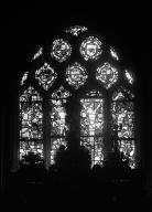 Verrière (verrière figurée, verrière héraldique) : Passion, chapelle Notre-Dame-de-Bonne-Nouvelle (Cast)